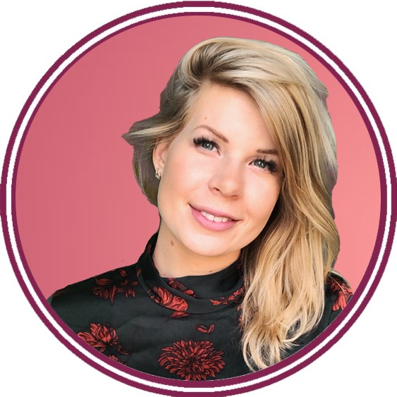 Op deze foto zie je Madelon Vos van het STAP Crypto en Trading Academy & 1,5 jaar MoneyTalks Community
