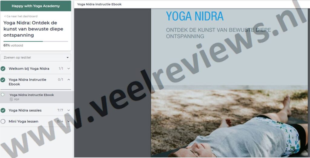 Op deze foto zie je de Yoga Nidra cursus van Happy With Yoga