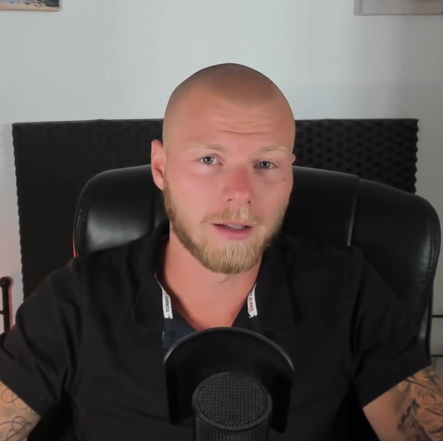 Op deze foto zie je Corné Marchand, oprichter van de Cryptonite Signalen Premium